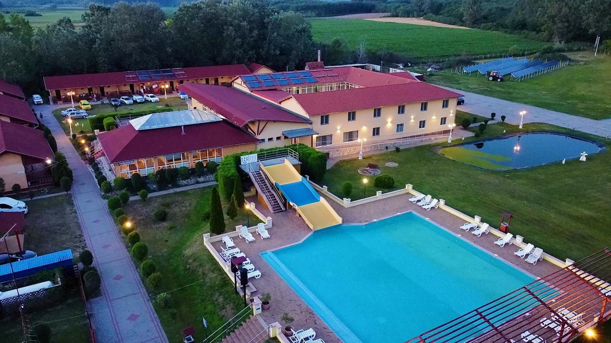 Ligetalja Termal Hotel Peneszlek Zewnętrze zdjęcie