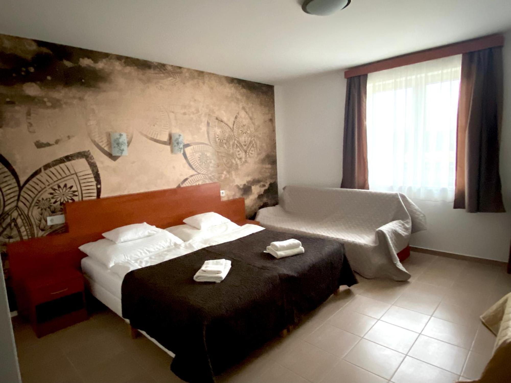 Ligetalja Termal Hotel Peneszlek Zewnętrze zdjęcie
